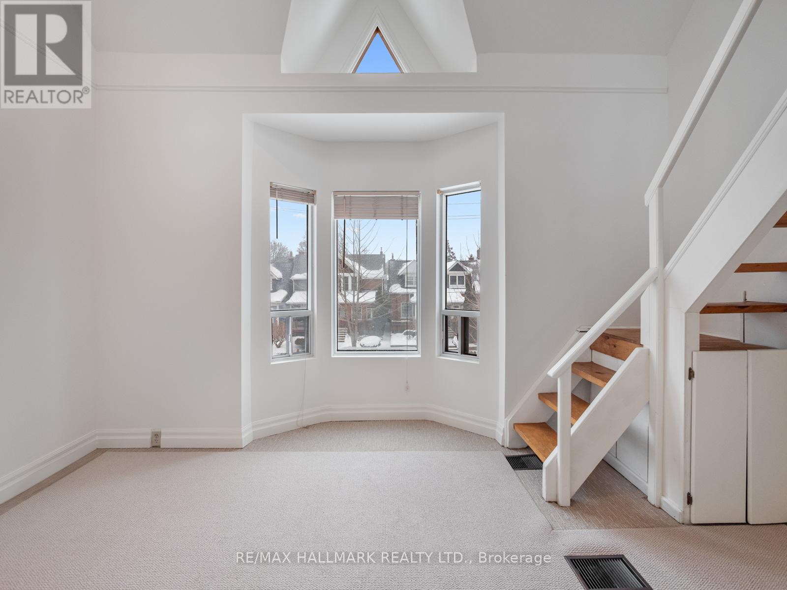 Upper - 55 Eastmount Avenue, Toronto, Ontario  M4K 1V2 - Photo 17 - E12730198
