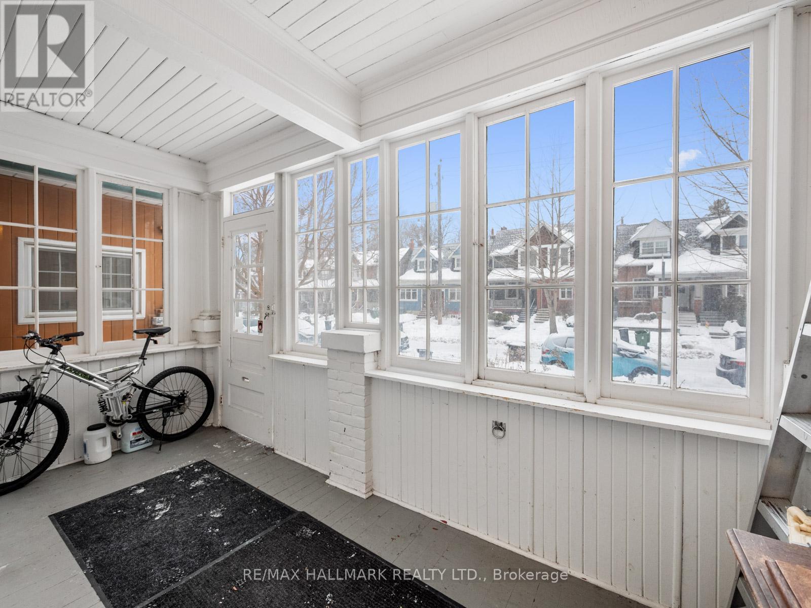 Upper - 55 Eastmount Avenue, Toronto, Ontario  M4K 1V2 - Photo 2 - E12730198