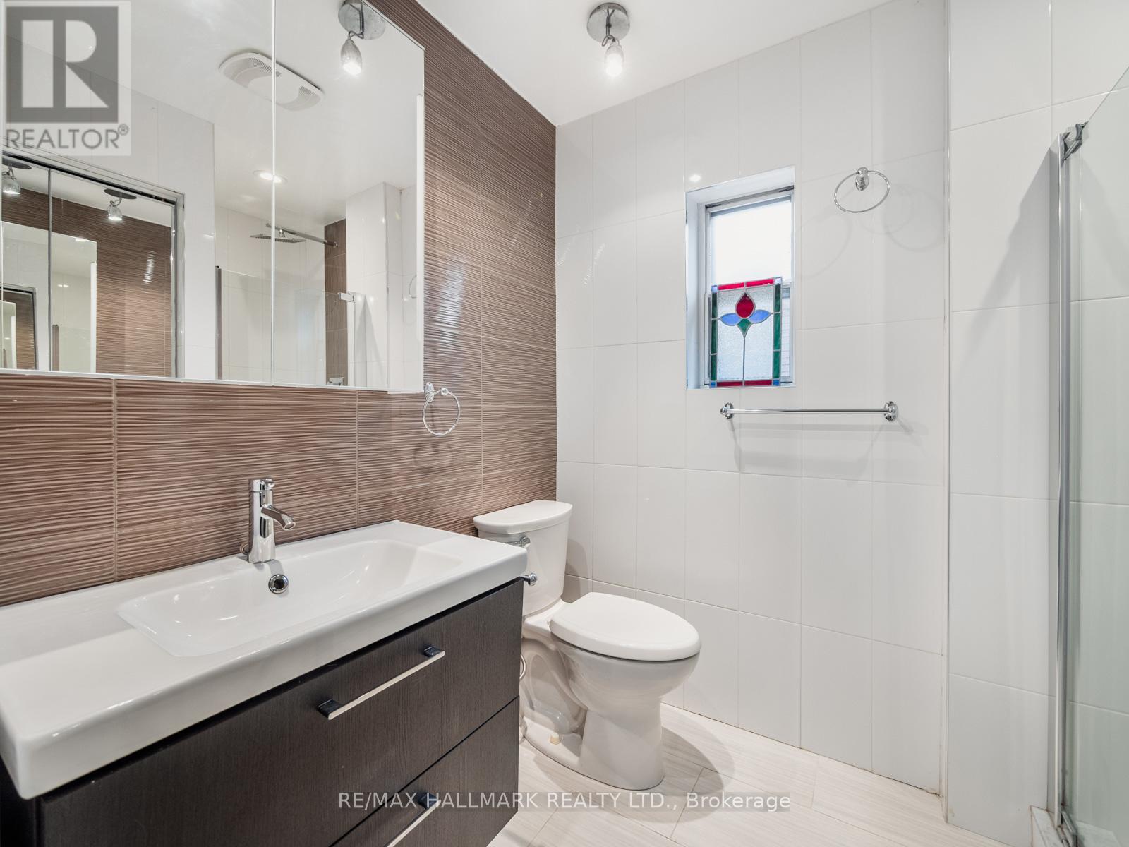 Upper - 55 Eastmount Avenue, Toronto, Ontario  M4K 1V2 - Photo 23 - E12730198
