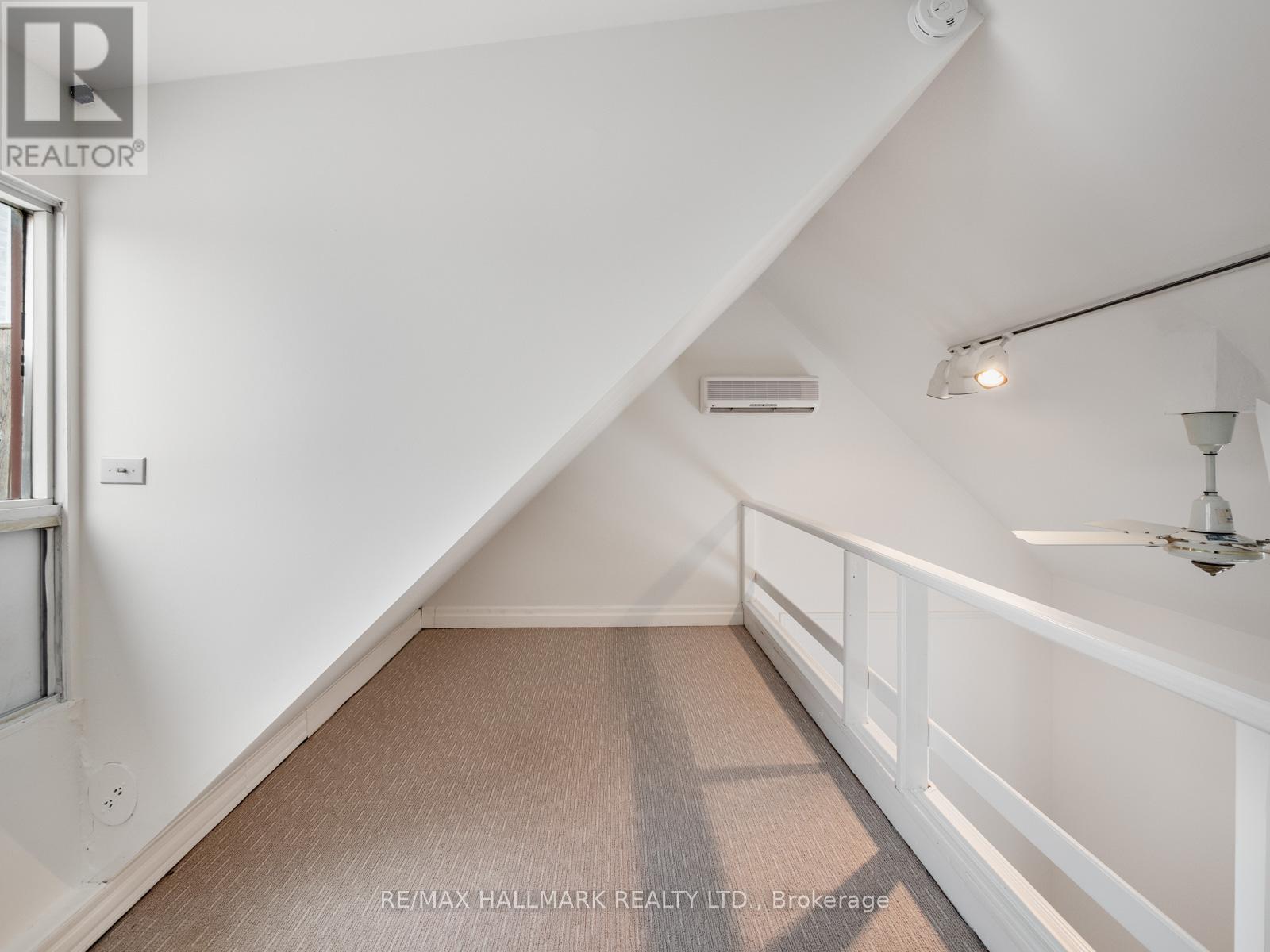 Upper - 55 Eastmount Avenue, Toronto, Ontario  M4K 1V2 - Photo 28 - E12730198