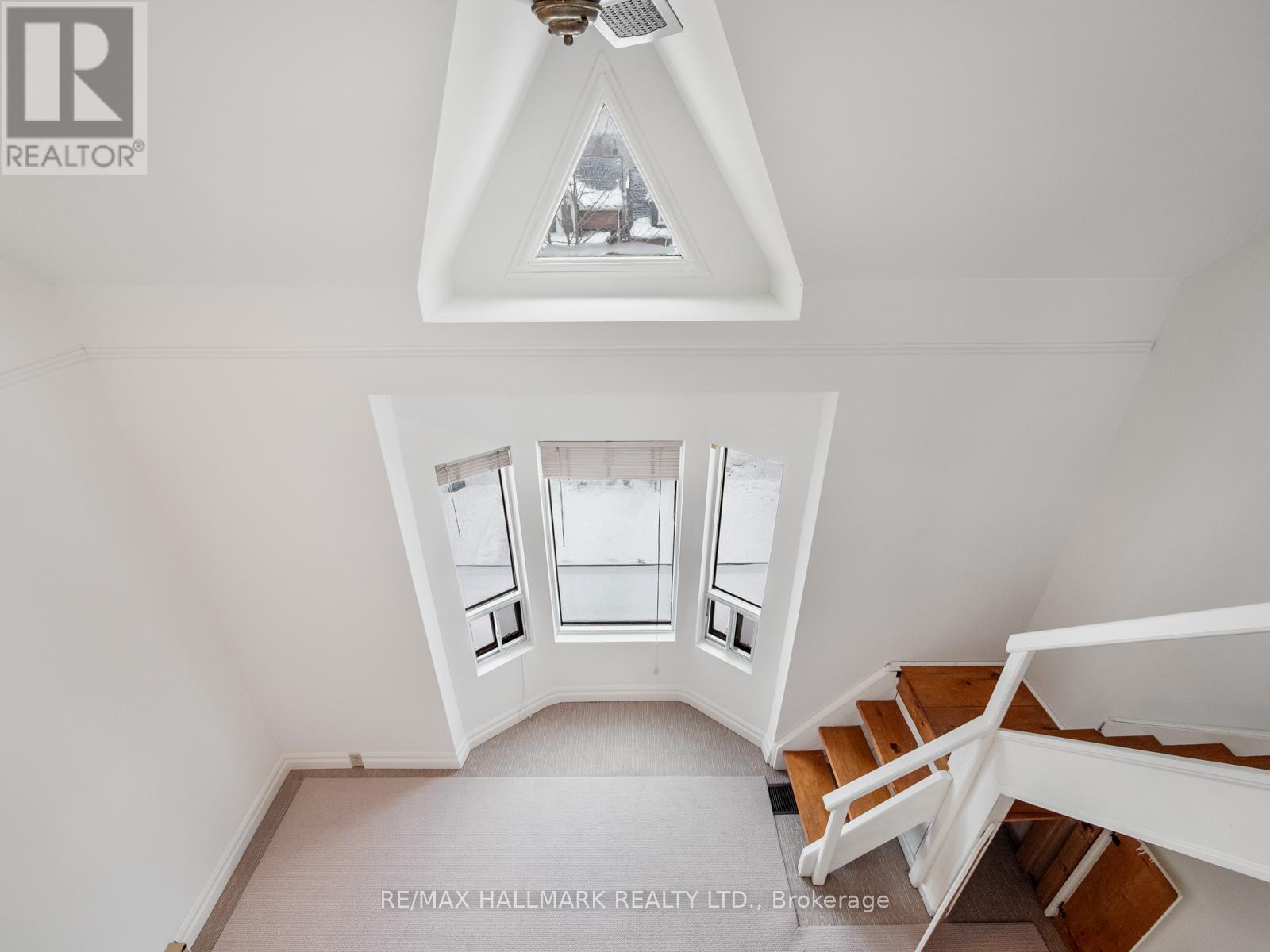 Upper - 55 Eastmount Avenue, Toronto, Ontario  M4K 1V2 - Photo 29 - E12730198