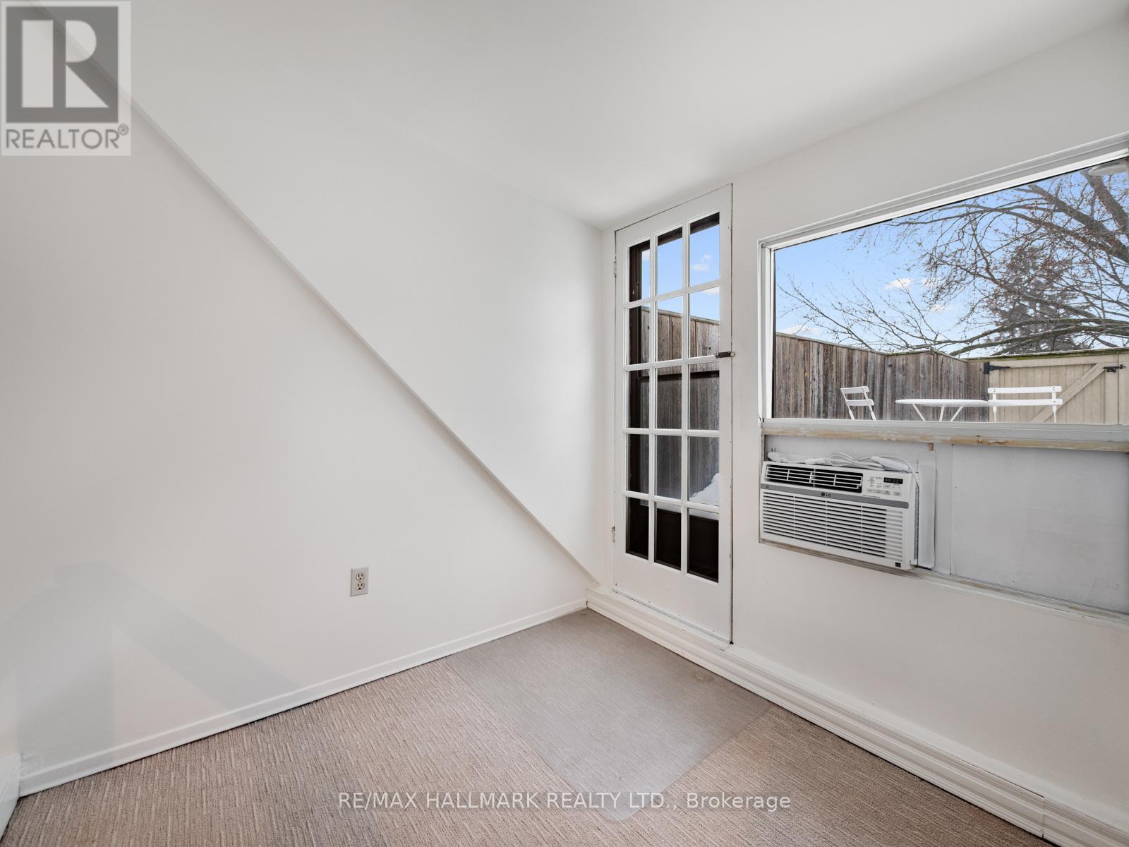 Upper - 55 Eastmount Avenue, Toronto, Ontario  M4K 1V2 - Photo 30 - E12730198