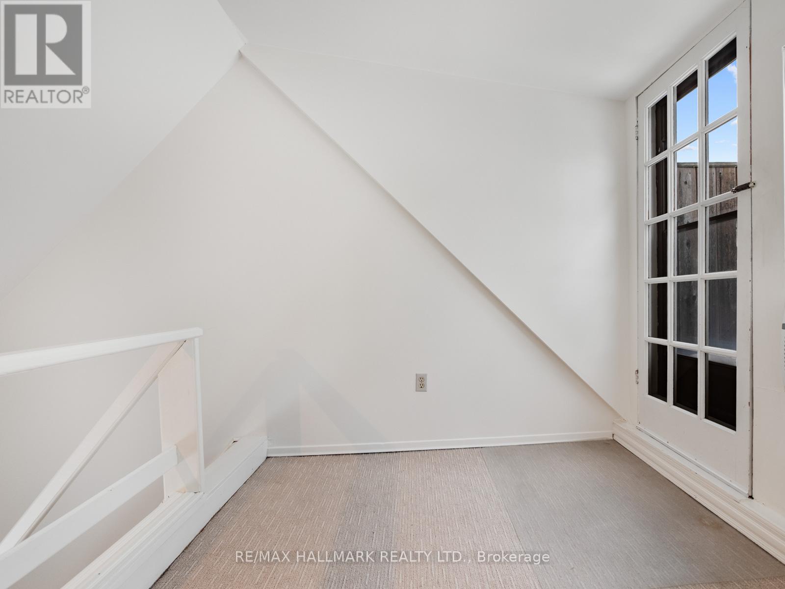 Upper - 55 Eastmount Avenue, Toronto, Ontario  M4K 1V2 - Photo 31 - E12730198