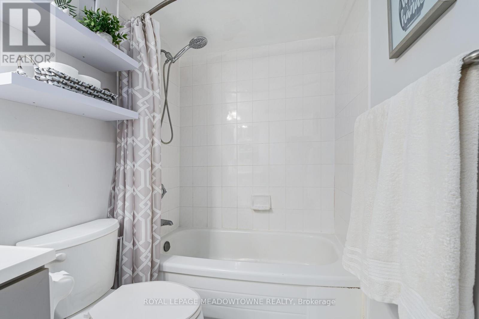 2015 - 135 Hillcrest Avenue, Mississauga, Ontario L5B 4B1 - Photo 23 - W12719744