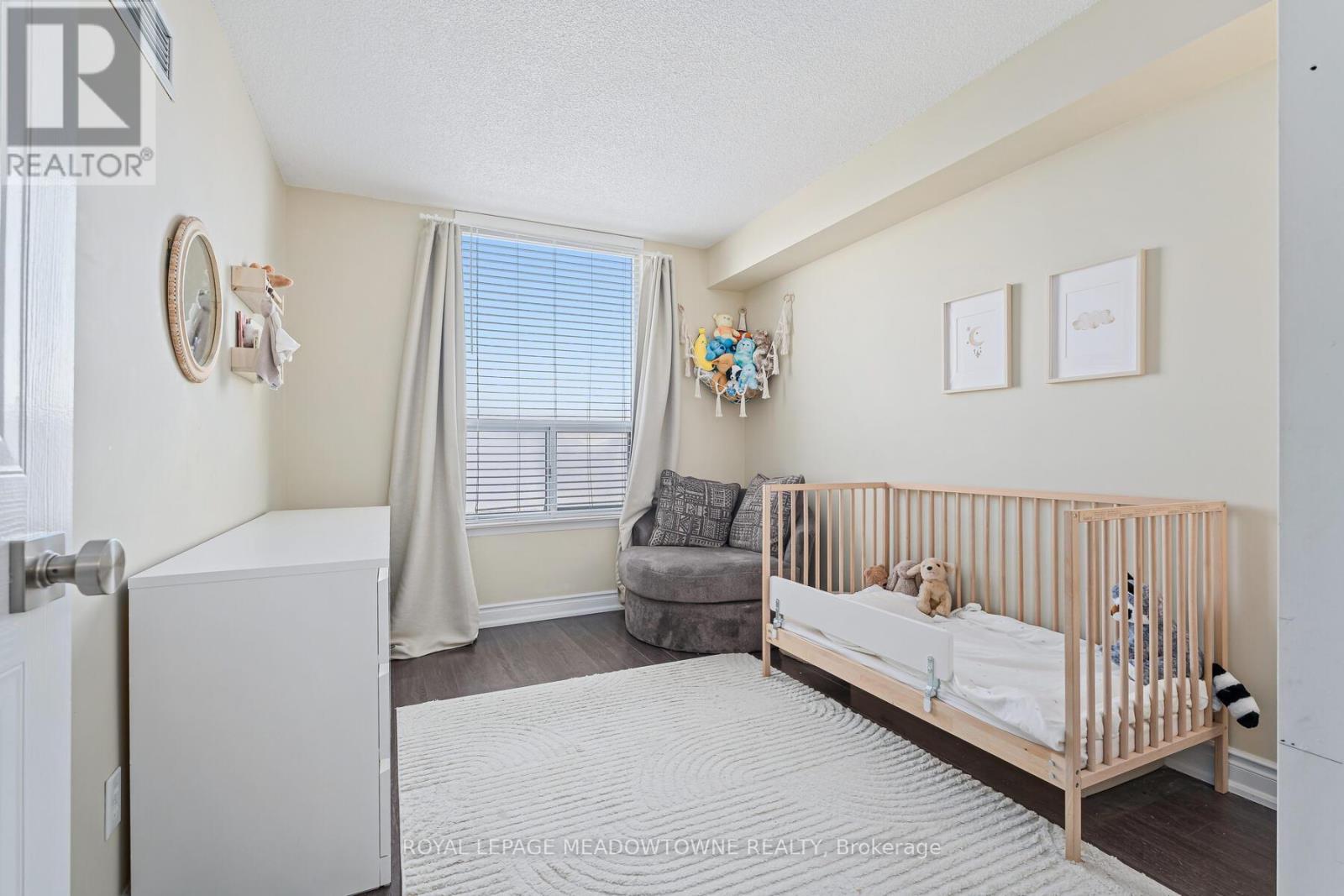 2015 - 135 Hillcrest Avenue, Mississauga, Ontario L5B 4B1 - Photo 21 - W12719744