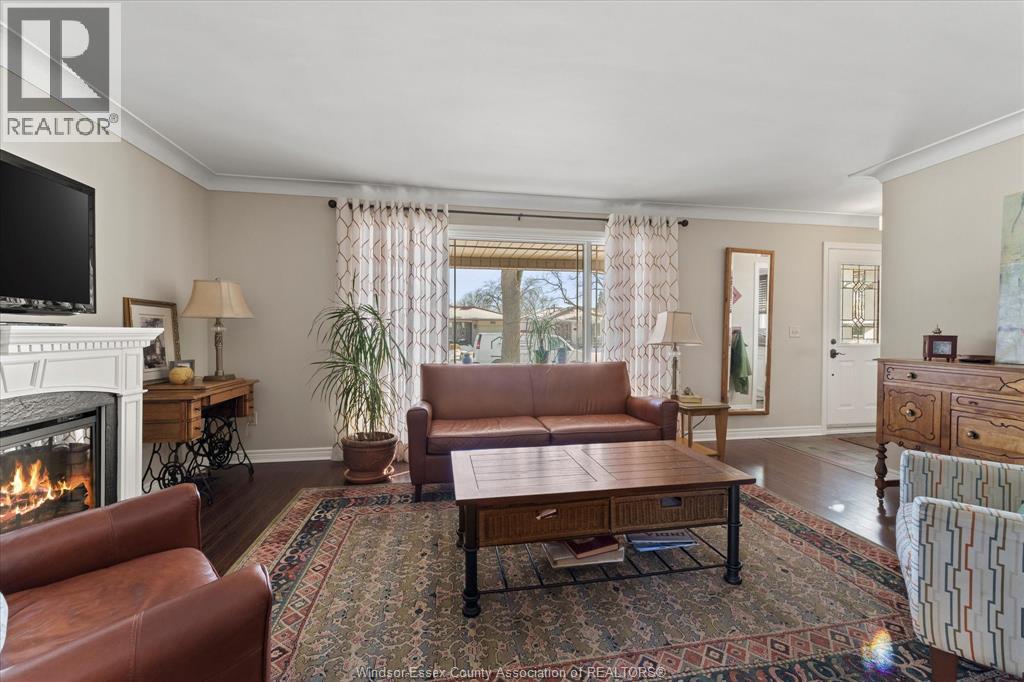 10659 Keating Crescent, Windsor, Ontario  N8R 1T6 - Photo 4 - 26001946