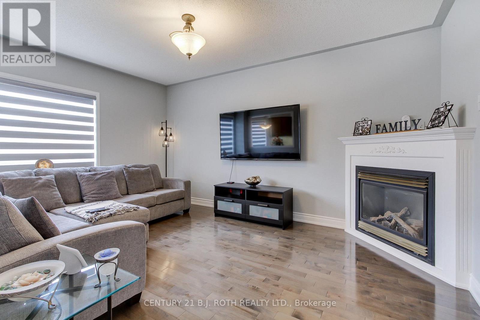 484 Menczel Crescent, Newmarket, Ontario  L3X 2P6 - Photo 16 - N12730176