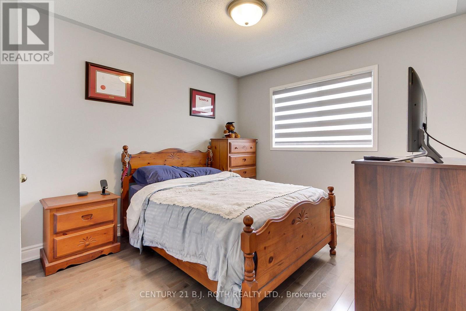 484 Menczel Crescent, Newmarket, Ontario  L3X 2P6 - Photo 20 - N12730176