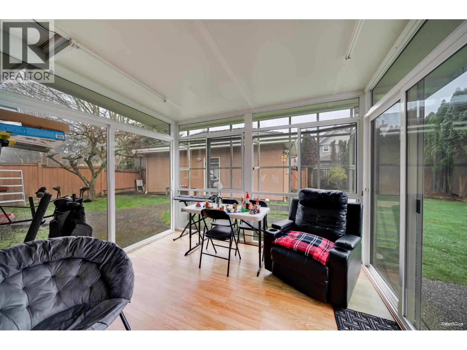 10320 Scotsdale Avenue, Richmond, British Columbia  V7E 3V1 - Photo 32 - R3083000