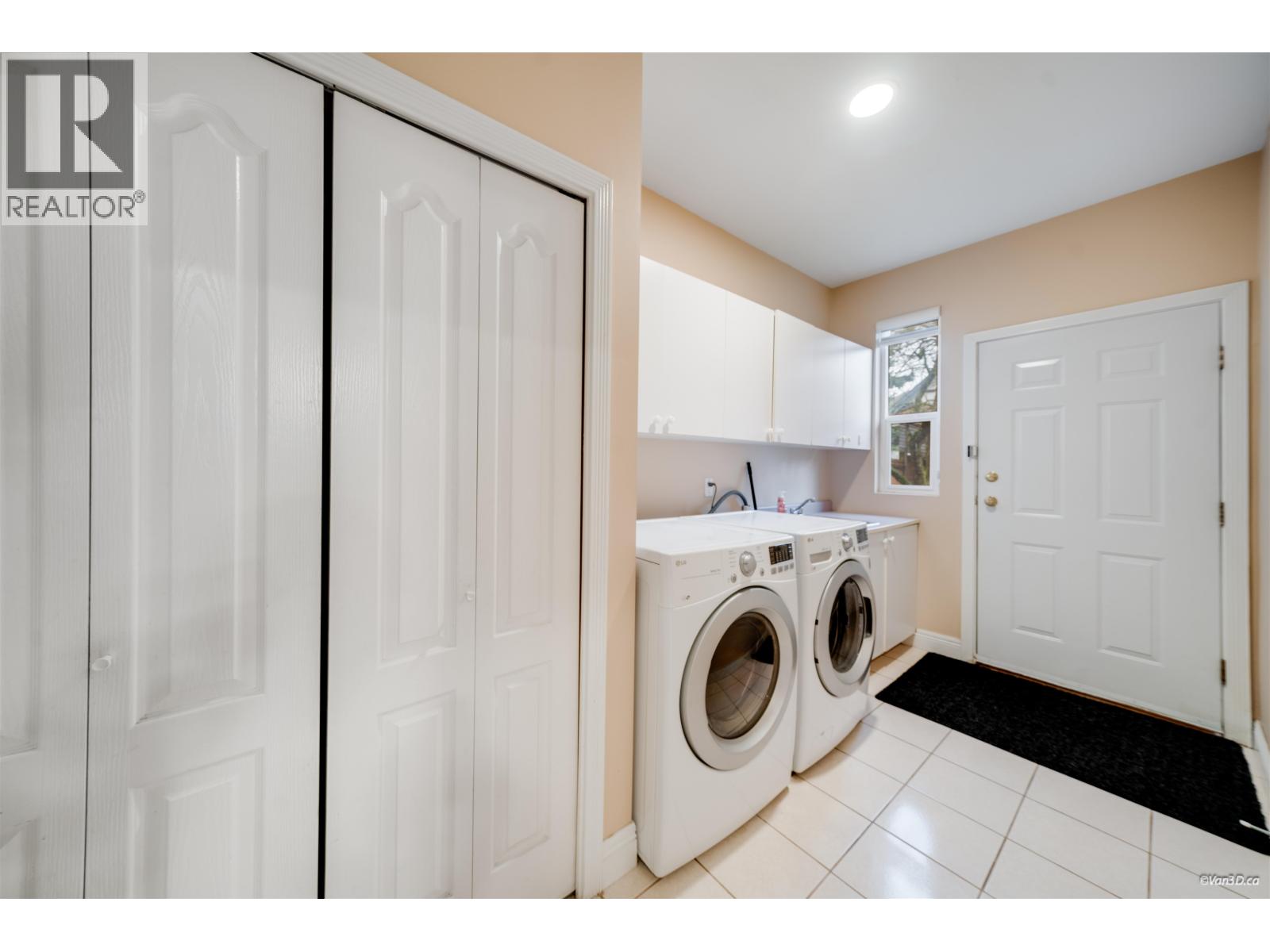 10320 Scotsdale Avenue, Richmond, British Columbia  V7E 3V1 - Photo 33 - R3083000