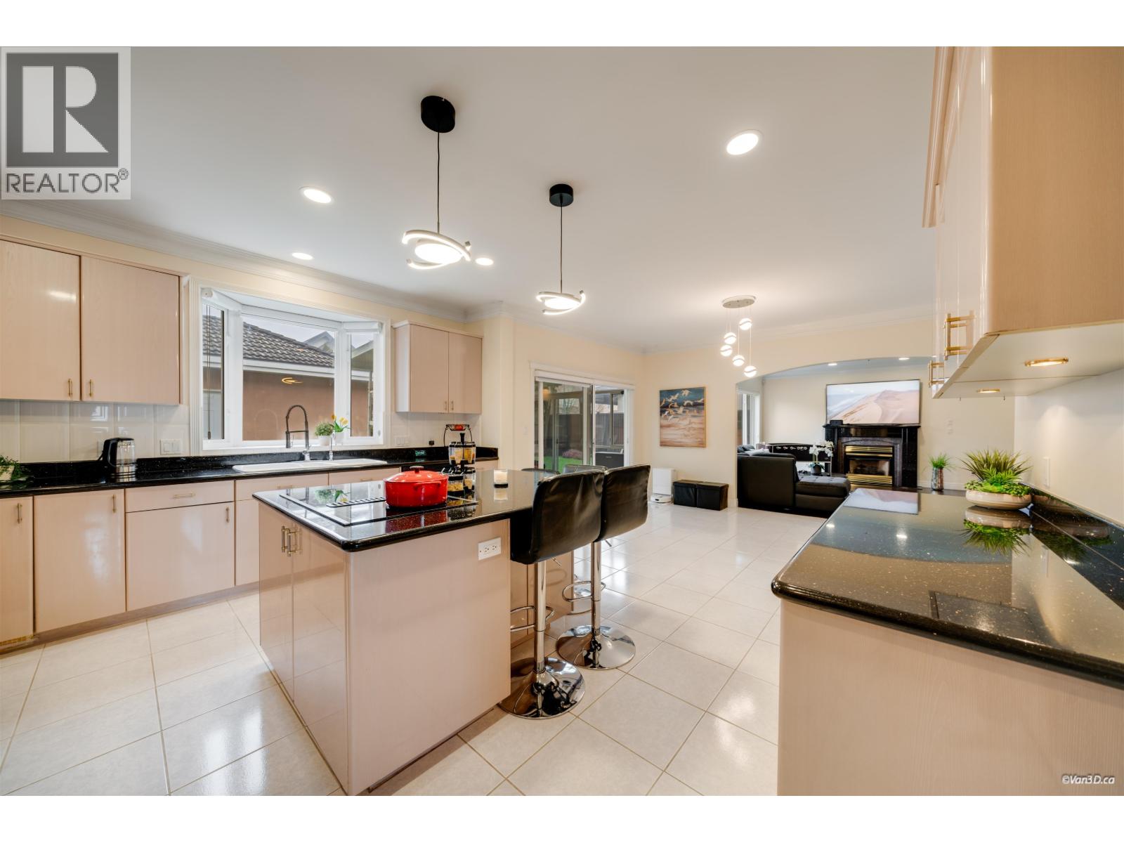 10320 Scotsdale Avenue, Richmond, British Columbia  V7E 3V1 - Photo 11 - R3083000