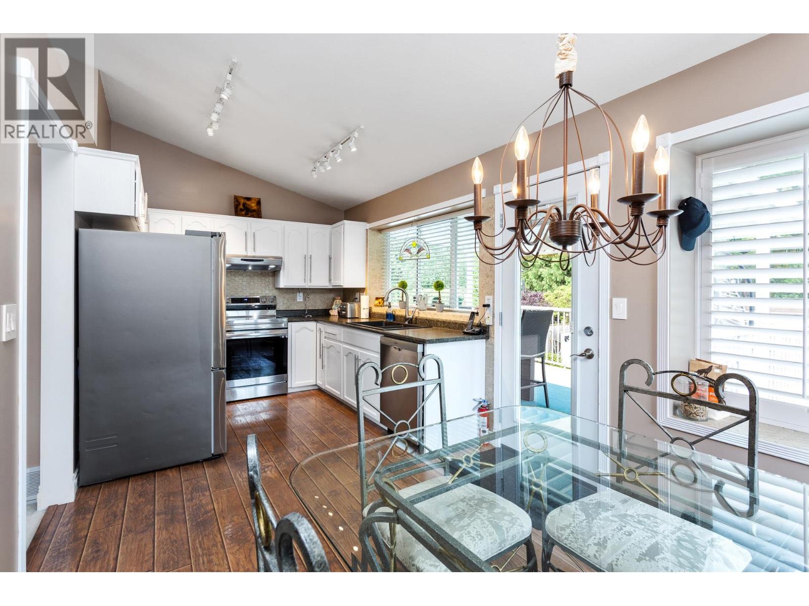 19577 Somerset Drive, Pitt Meadows, British Columbia  V3Y 2L5 - Photo 9 - R3082892