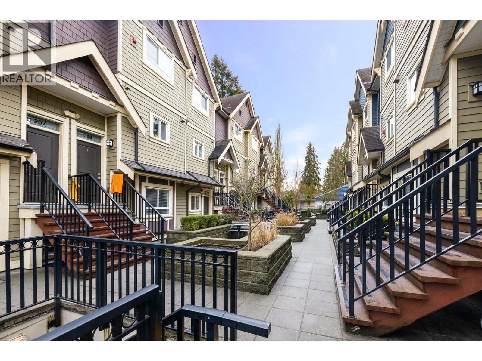 105 3488 Sefton Street, Port Coquitlam, British Columbia  V3B 3R2 - Photo 2 - R3082908