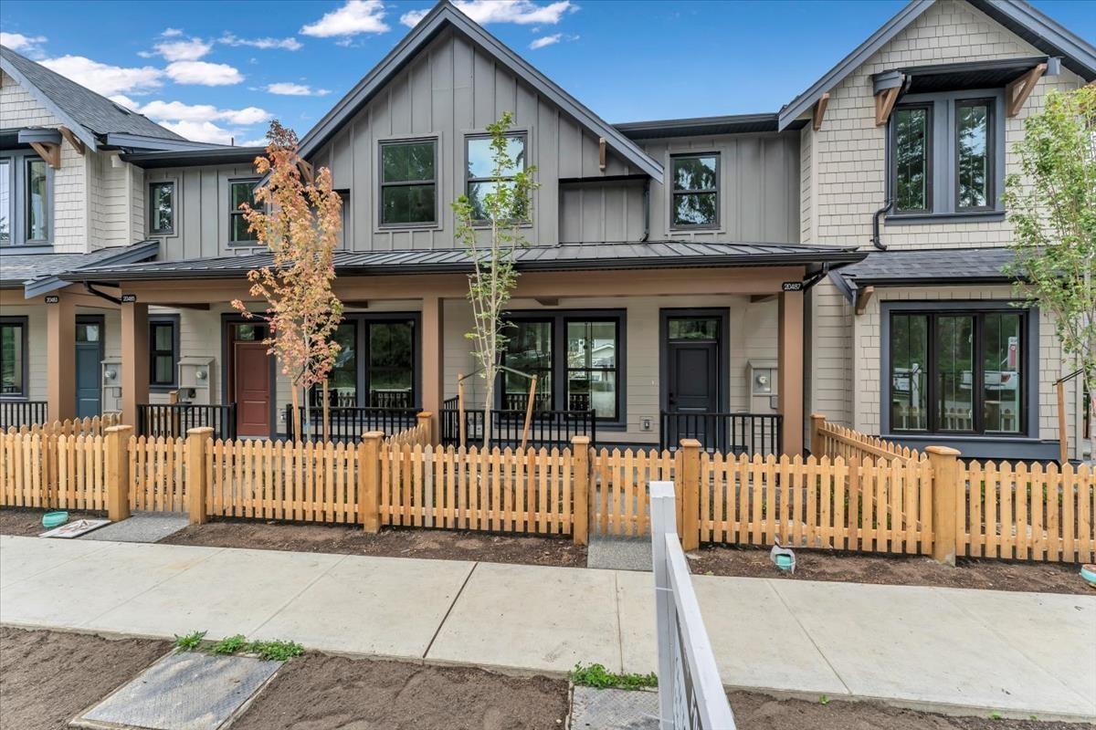 20487 74B AVENUE, langley, British Columbia