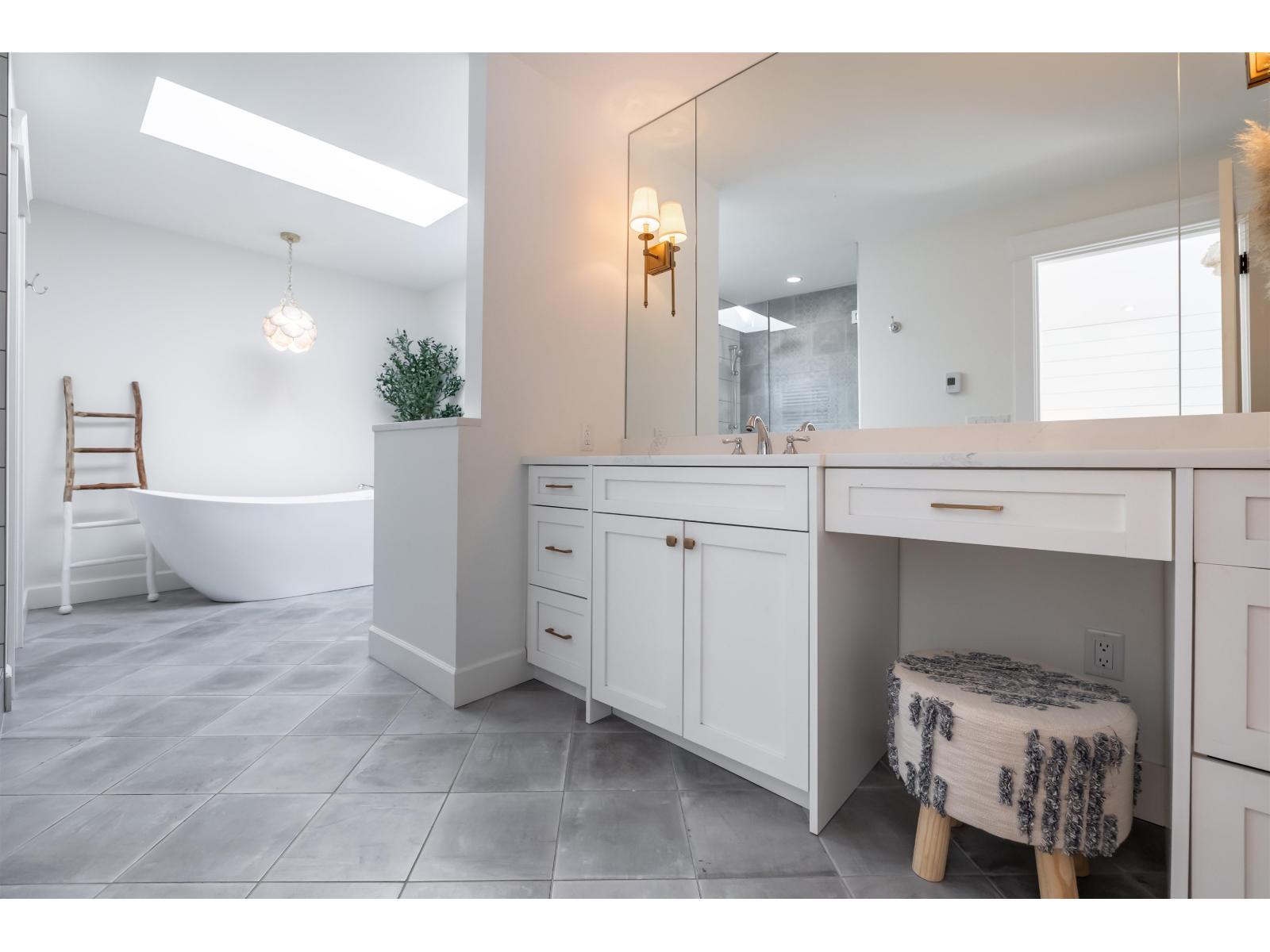 2235 Harbourgreene Drive, Surrey, British Columbia  V4A 5J3 - Photo 15 - R3083138