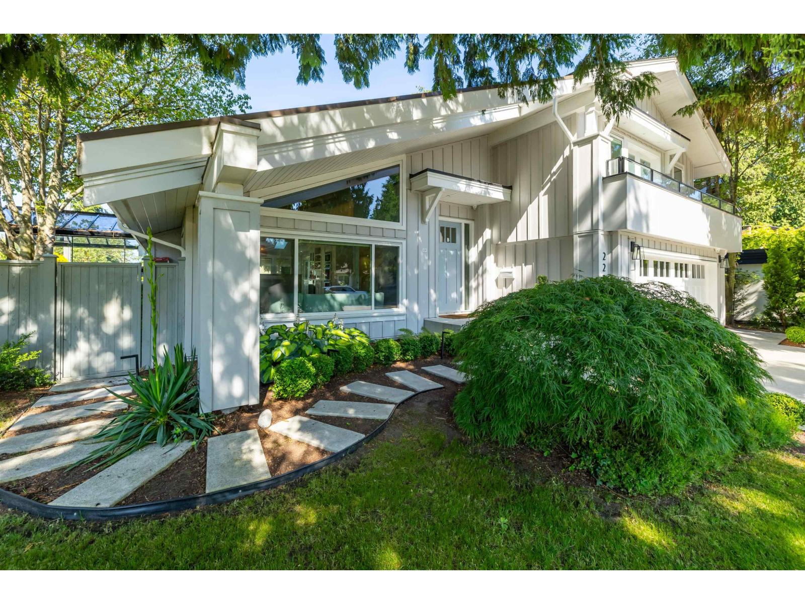 2235 Harbourgreene Drive, Surrey, British Columbia  V4A 5J3 - Photo 3 - R3083138