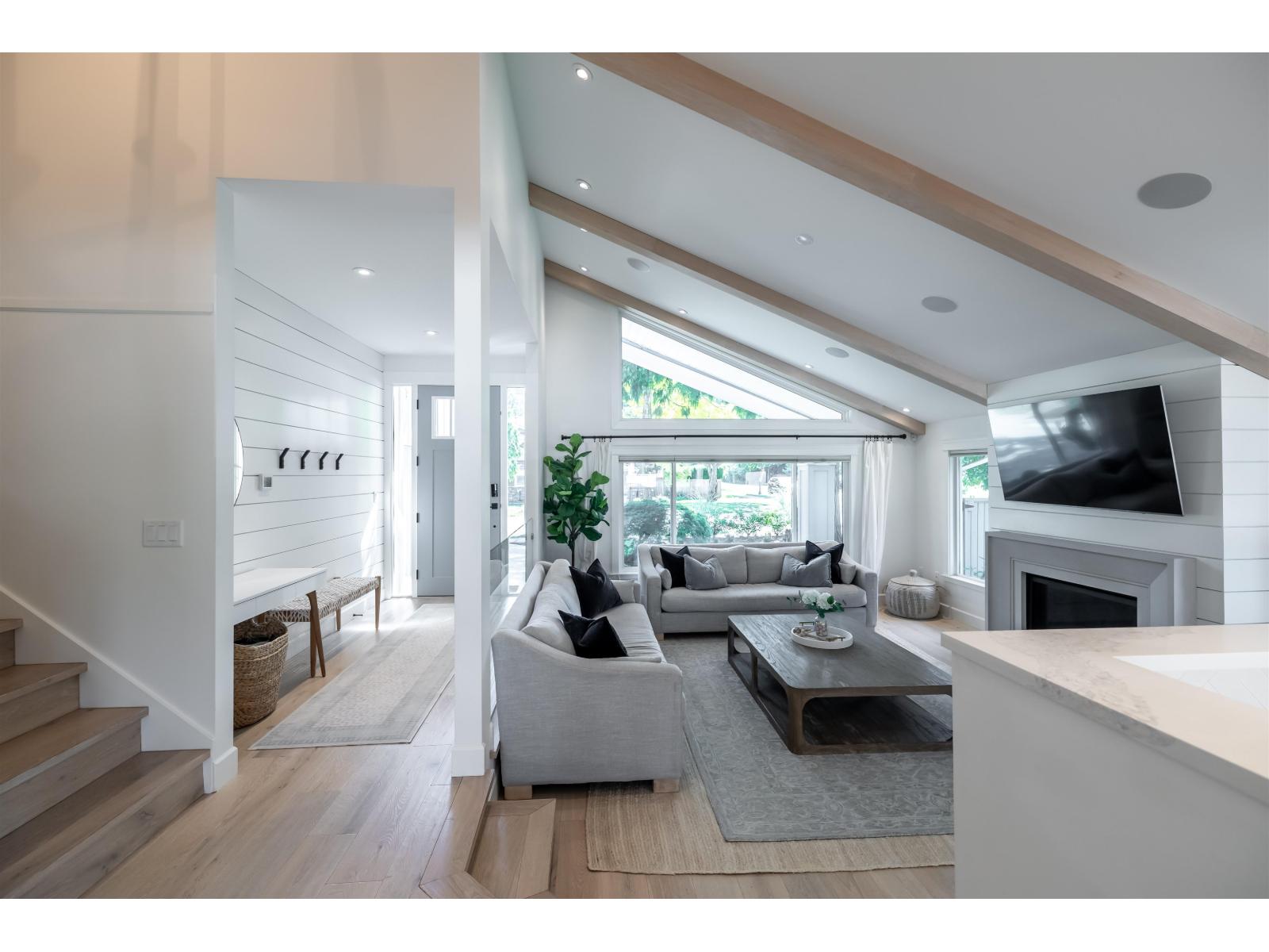 2235 Harbourgreene Drive, Surrey, British Columbia  V4A 5J3 - Photo 5 - R3083138