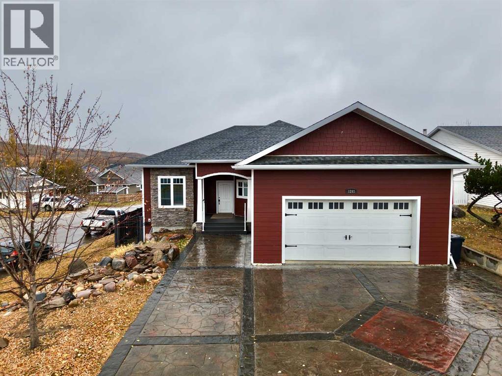 8245 102 Avenue, Peace River, Alberta