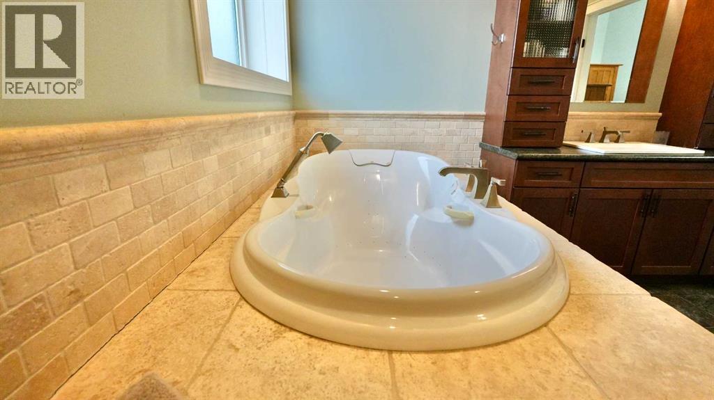 8245 102 Avenue, Peace River, Alberta  T8S 1N1 - Photo 35 - A2281770