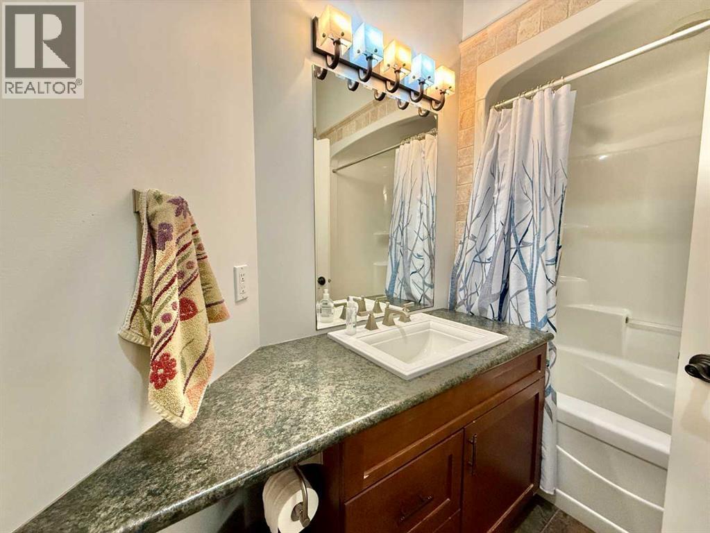 8245 102 Avenue, Peace River, Alberta  T8S 1N1 - Photo 37 - A2281770