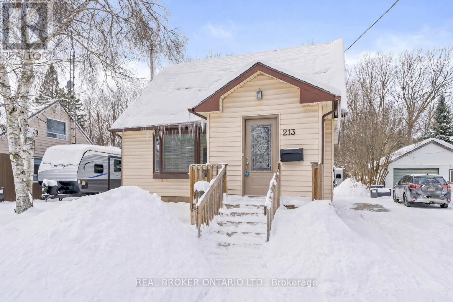 213 MASON BOULEVARD, Halton Hills, Ontario