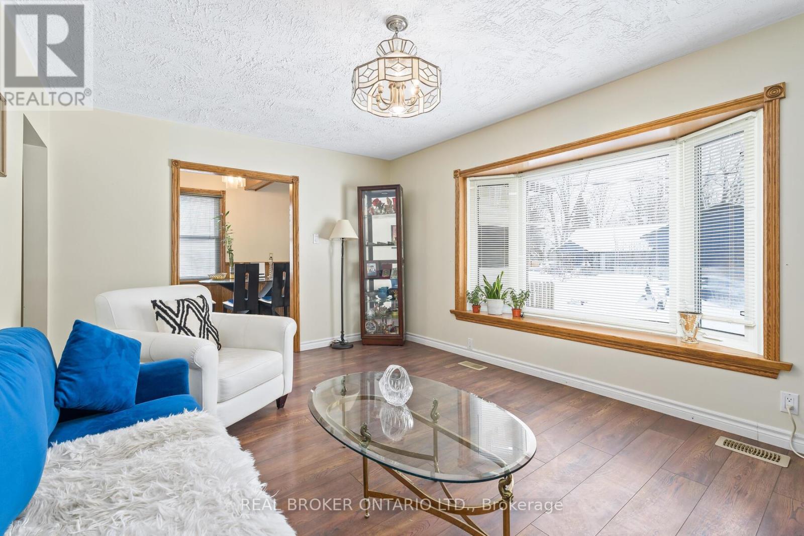 213 Mason Boulevard, Halton Hills, Ontario  L7J 1A7 - Photo 12 - W12730174