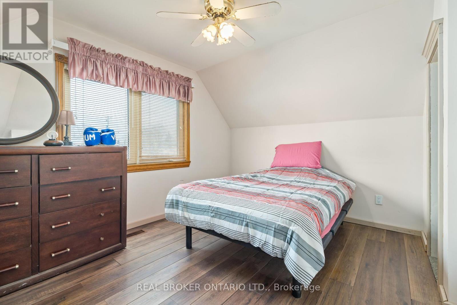 213 Mason Boulevard, Halton Hills, Ontario  L7J 1A7 - Photo 19 - W12730174