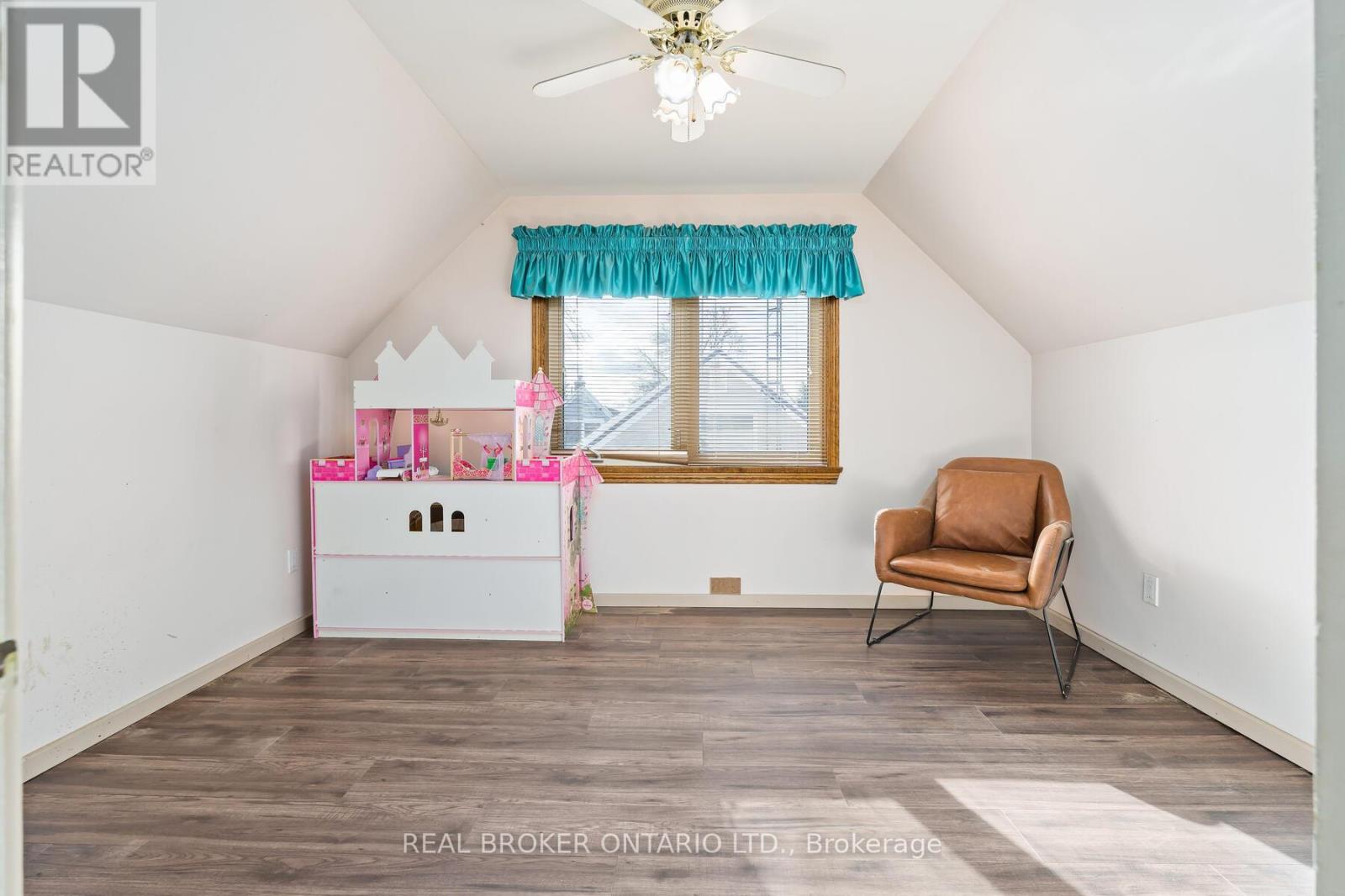 213 Mason Boulevard, Halton Hills, Ontario  L7J 1A7 - Photo 21 - W12730174