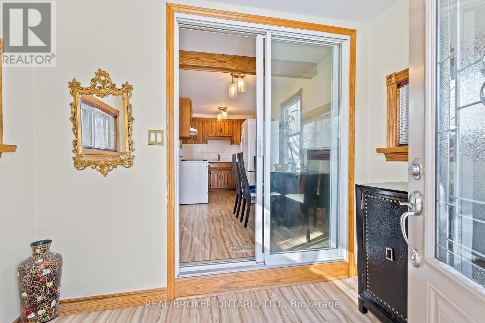 213 Mason Boulevard, Halton Hills, Ontario  L7J 1A7 - Photo 3 - W12730174