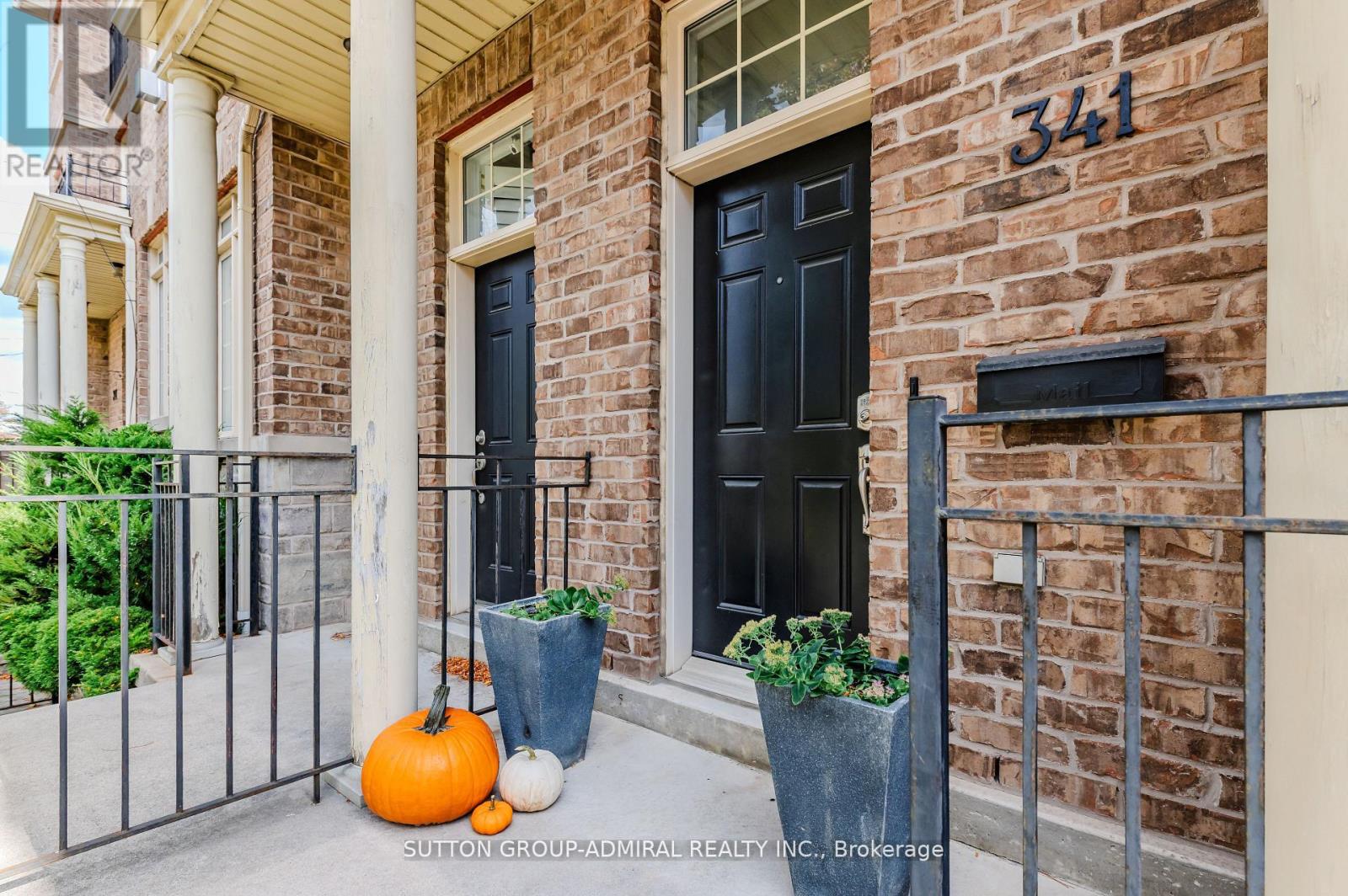 341 Royal York Road, Toronto, Ontario  M8Y 2P8 - Photo 4 - W12730196