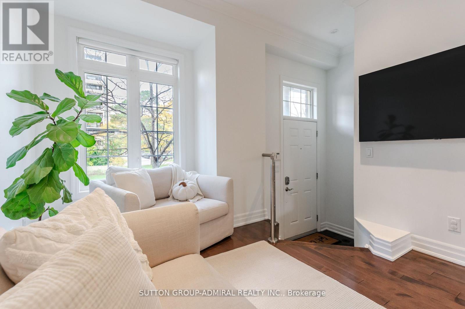 341 Royal York Road, Toronto, Ontario  M8Y 2P8 - Photo 5 - W12730196