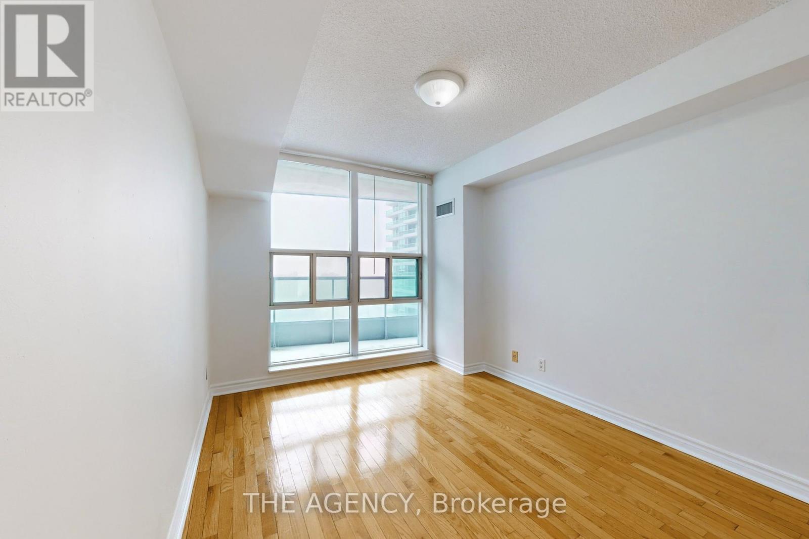 1607 - 33 Elm Drive W, Mississauga, Ontario  L5B 4M1 - Photo 11 - W12730204