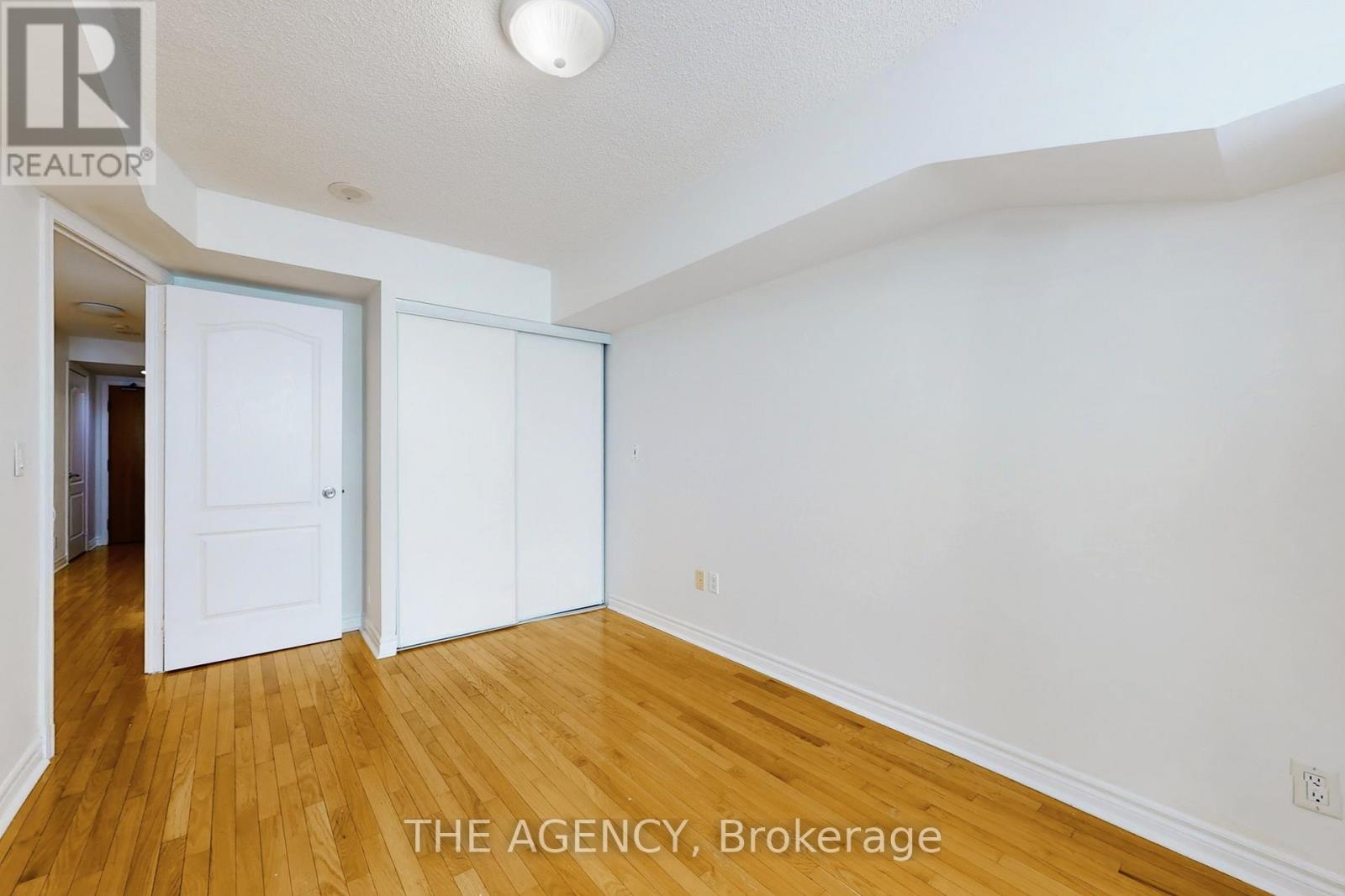 1607 - 33 Elm Drive W, Mississauga, Ontario  L5B 4M1 - Photo 13 - W12730204