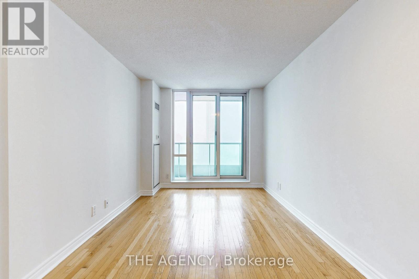 1607 - 33 Elm Drive W, Mississauga, Ontario  L5B 4M1 - Photo 2 - W12730204