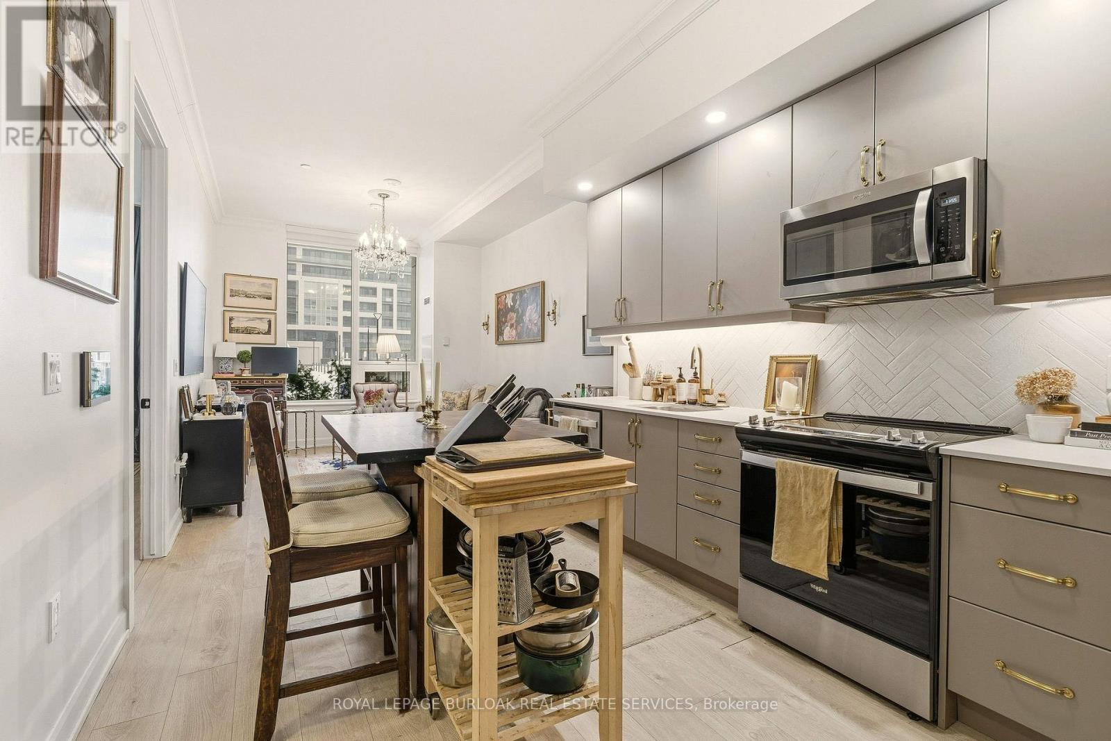 102 - 3200 William Coltson Avenue, Oakville, Ontario  L6H 7W6 - Photo 8 - W12730210