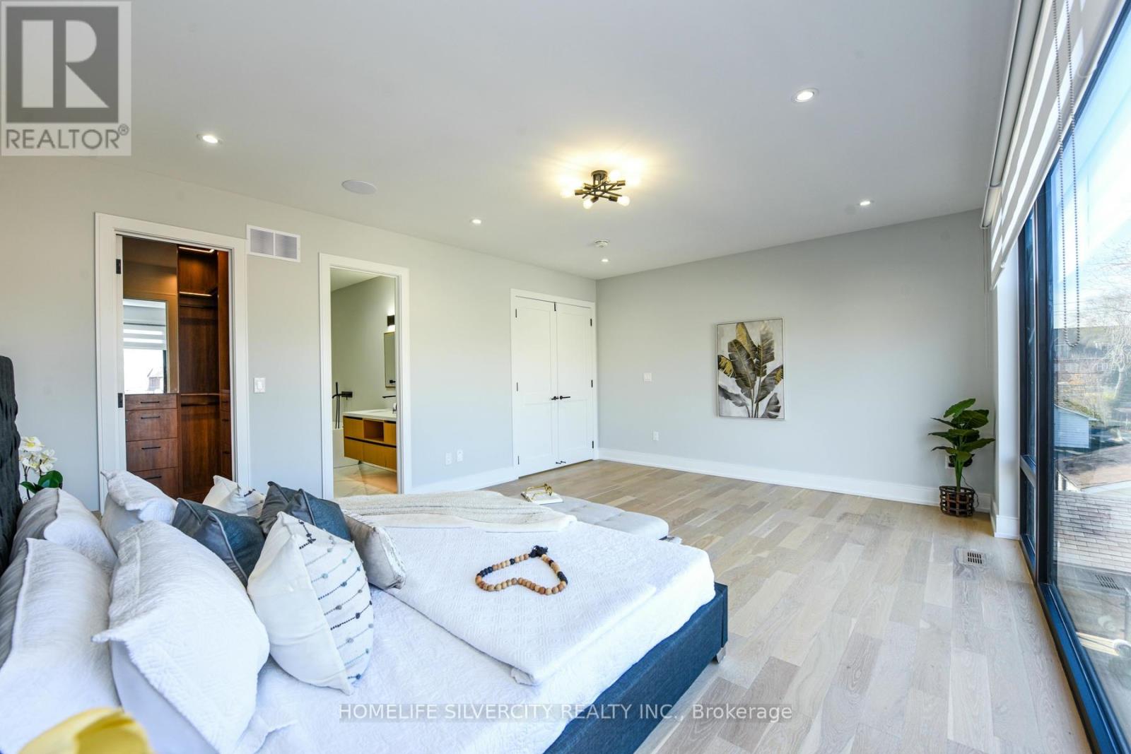 80a Evans Avenue, Toronto, Ontario  M8Z 1H8 - Photo 5 - W12730224