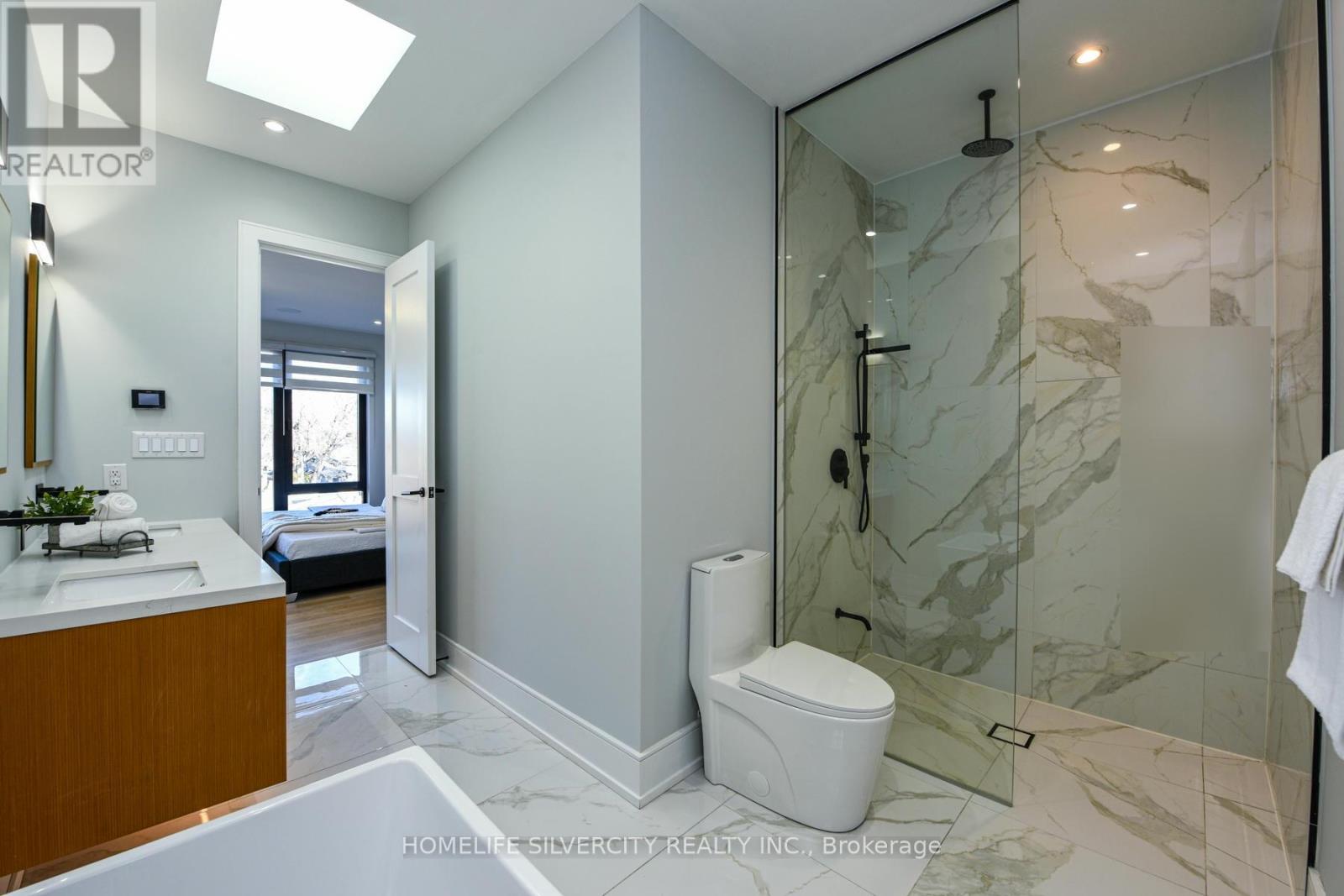 80a Evans Avenue, Toronto, Ontario  M8Z 1H8 - Photo 7 - W12730224