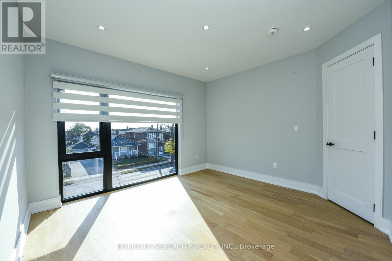 80a Evans Avenue, Toronto, Ontario  M8Z 1H8 - Photo 9 - W12730224