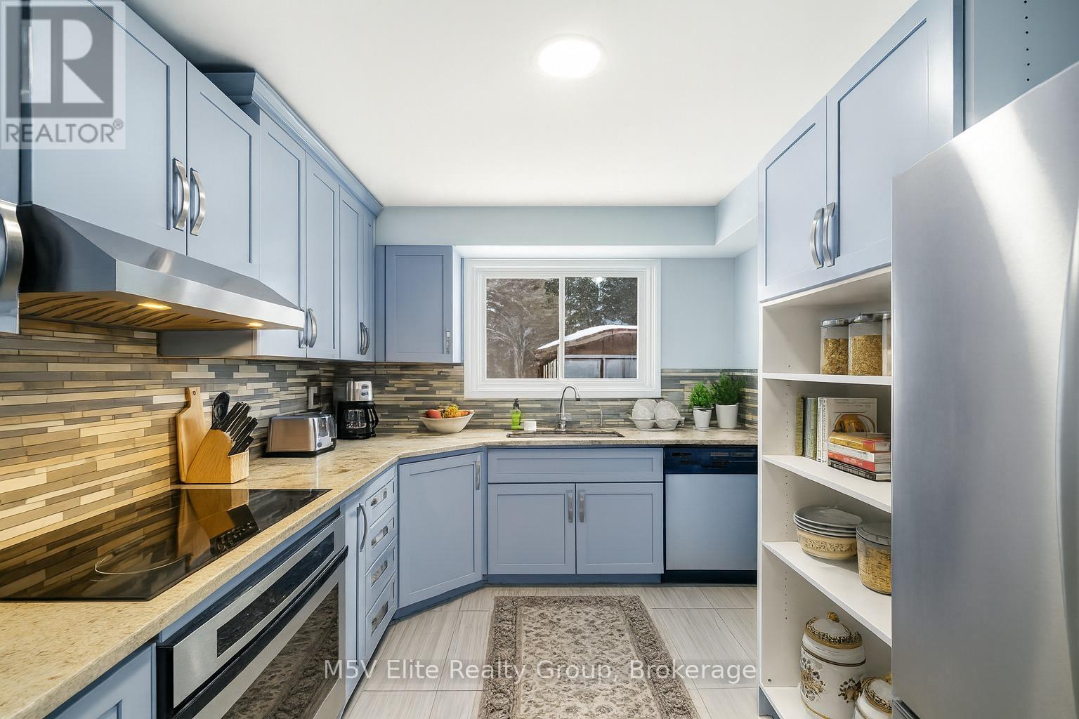 134 Breckenridge Drive, Kitchener, Ontario  N2B 2N9 - Photo 3 - X12730220