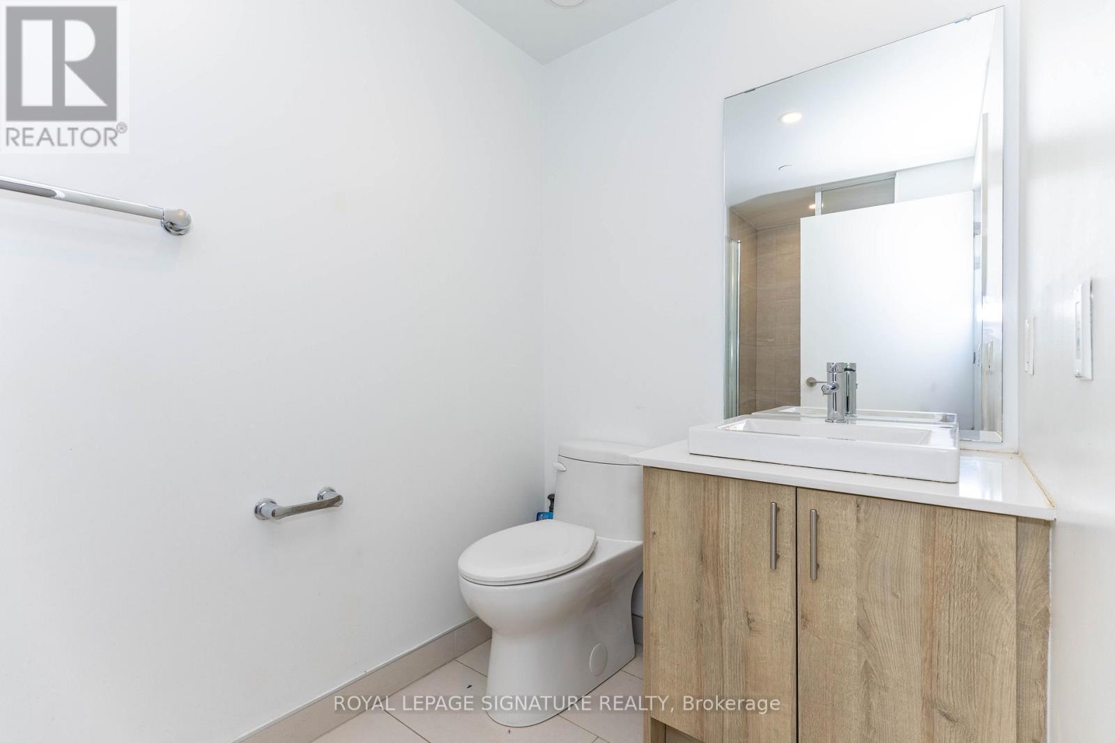 610 - 1195 The Queensway, Toronto, Ontario  M8Z 1R6 - Photo 4 - W12689338