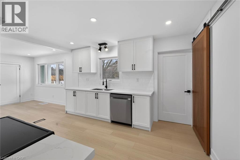 124 Corman Avenue, Stoney Creek, Ontario  L8G 3W4 - Photo 17 - 40800962