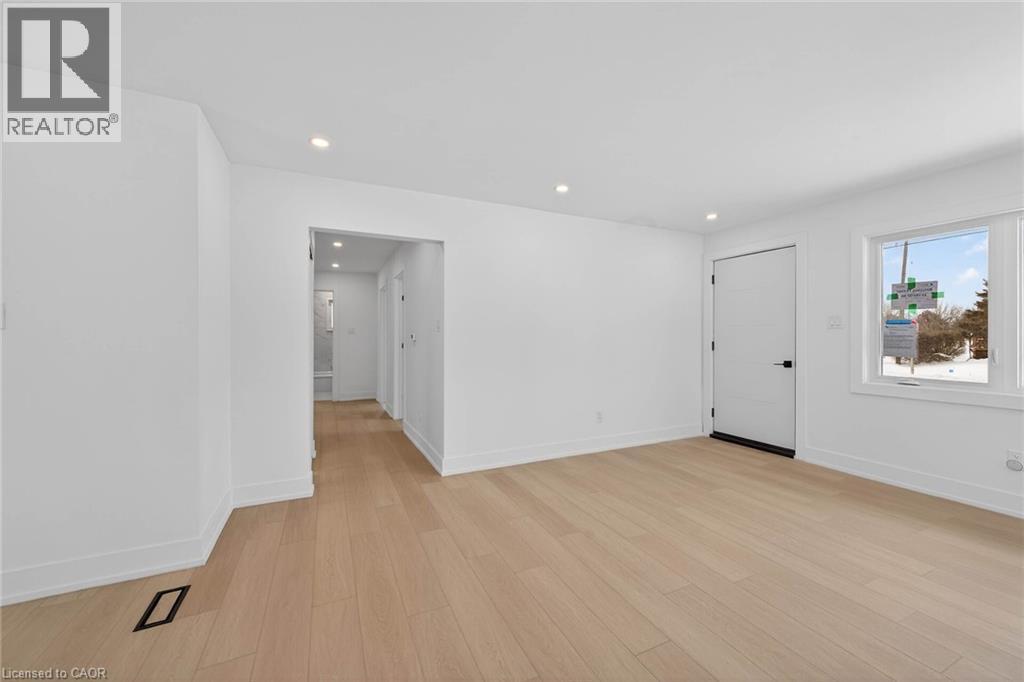 124 Corman Avenue, Stoney Creek, Ontario  L8G 3W4 - Photo 10 - 40800962