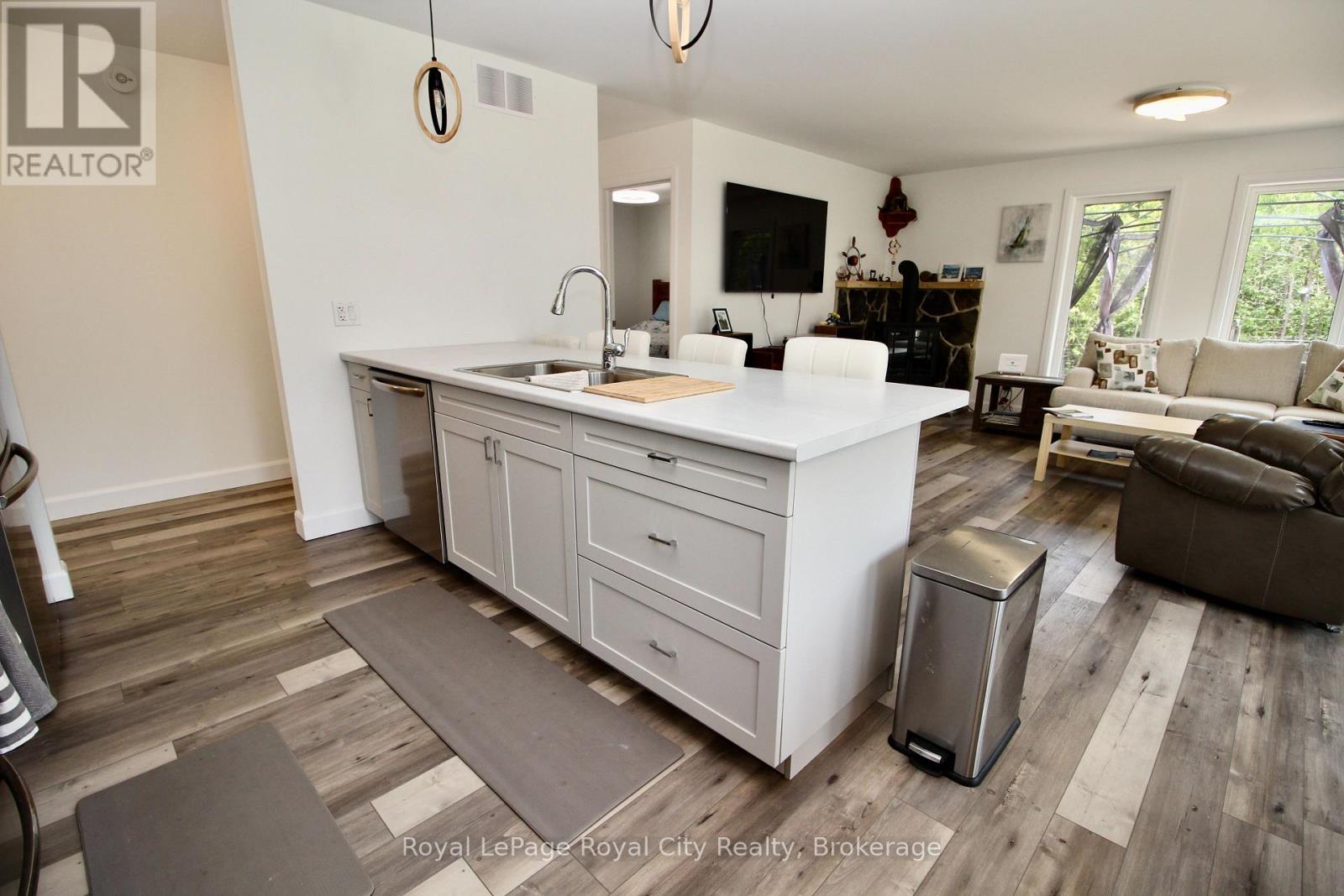 134 Maple Golf Crescent, Northern Bruce Peninsula, Ontario  N0H 2R0 - Photo 10 - X12730332