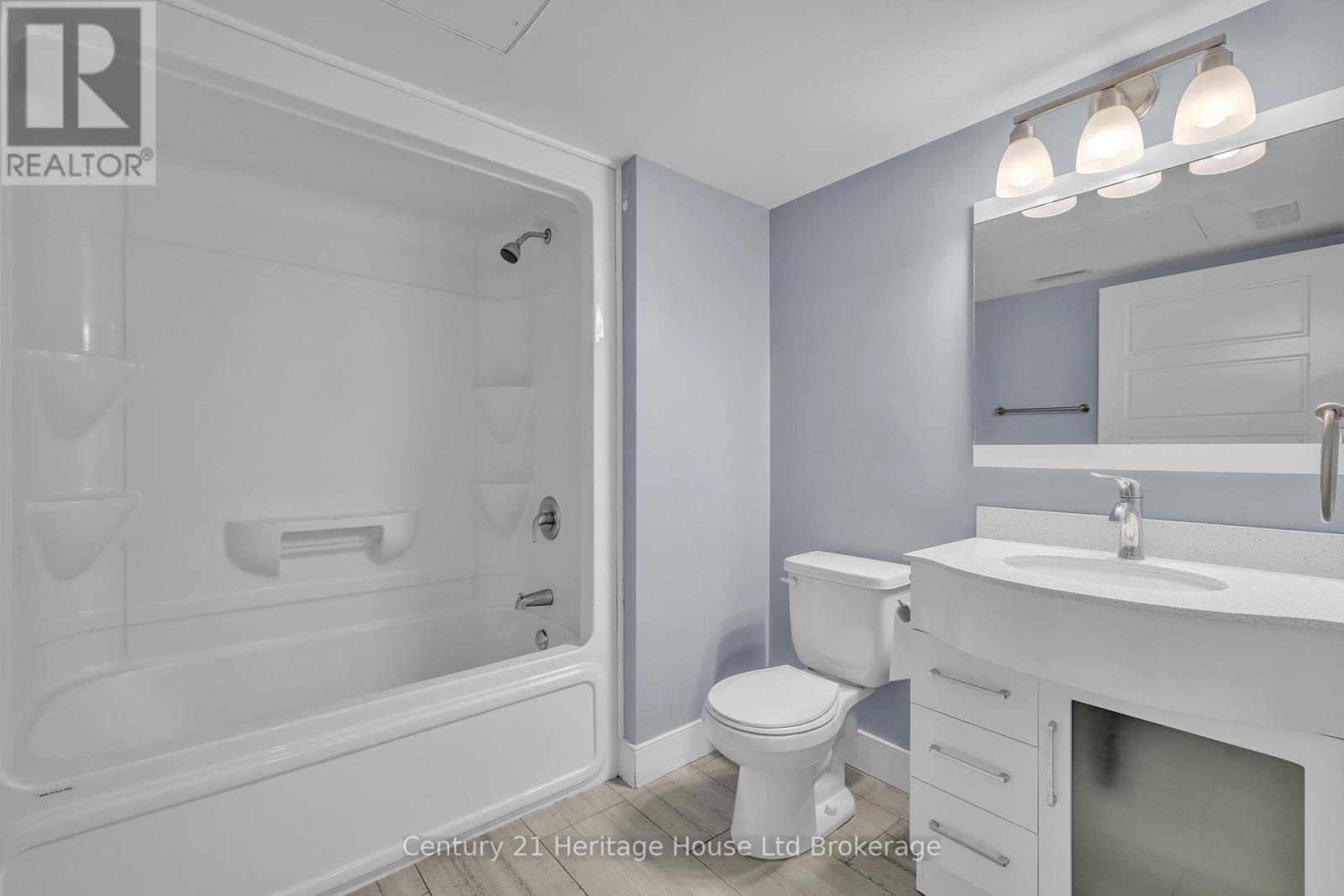 201 - 34 Brock Street, Woodstock, Ontario  N4S 3B5 - Photo 10 - X12730362