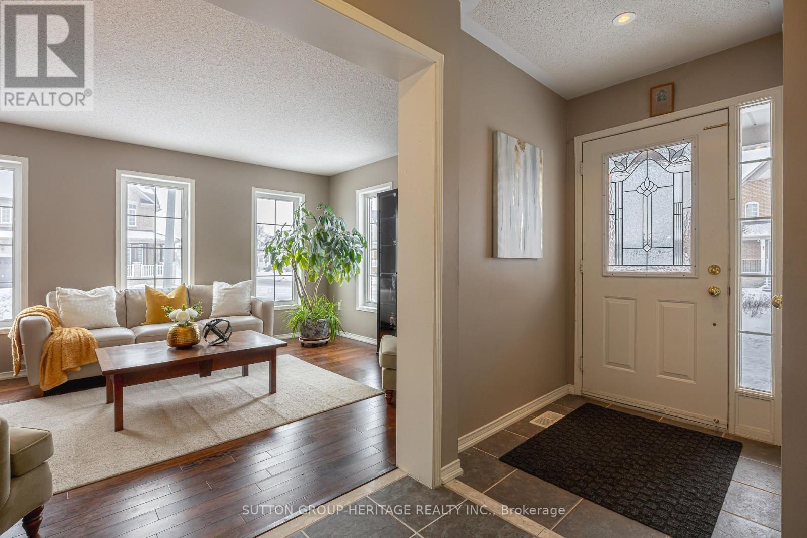 2 Peacock Crescent, Ajax, Ontario  L1T 0C6 - Photo 5 - E12730214