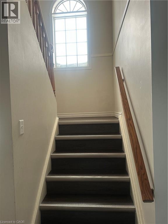 657 Grange Crescent, Waterloo, Ontario  N2T 2L9 - Photo 2 - 40800965