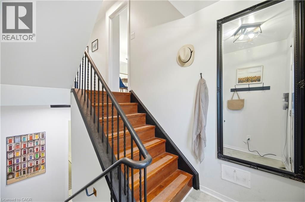 2041 Amherst Heights Court Unit# 17, Burlington, Ontario  L7P 3R2 - Photo 6 - 40798313