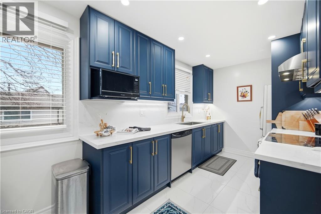 2041 Amherst Heights Court Unit# 17, Burlington, Ontario  L7P 3R2 - Photo 14 - 40798313