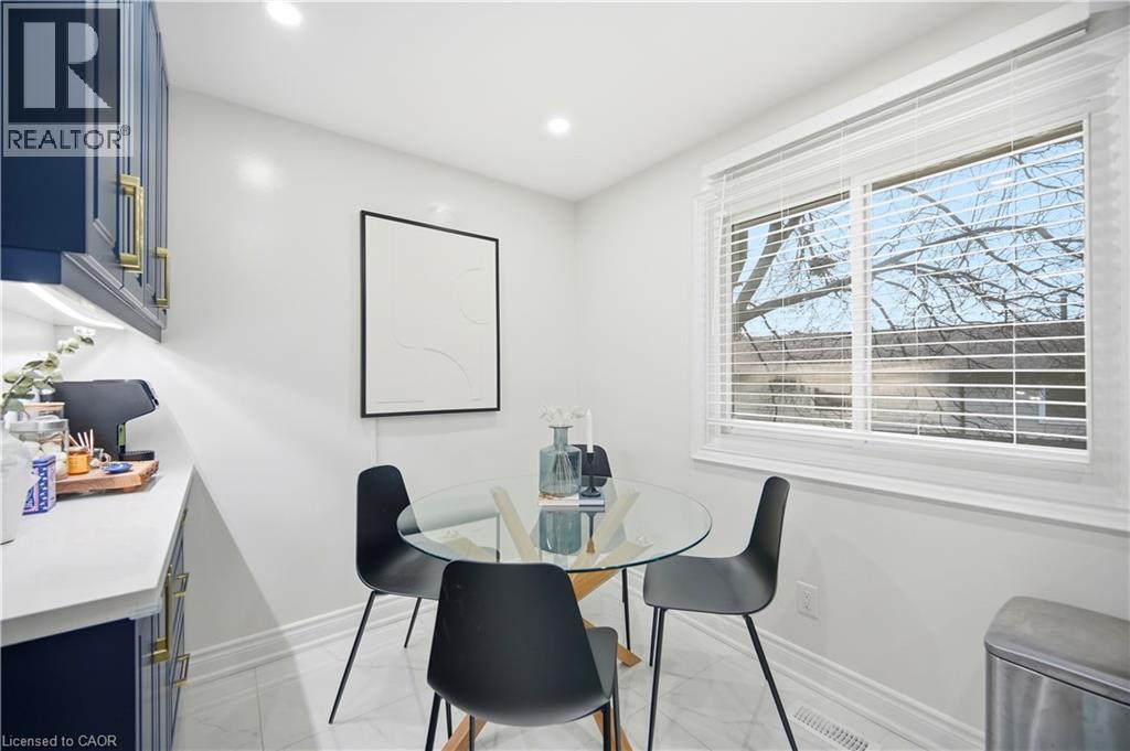 2041 Amherst Heights Court Unit# 17, Burlington, Ontario  L7P 3R2 - Photo 18 - 40798313