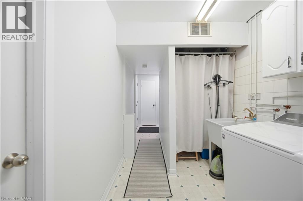 2041 Amherst Heights Court Unit# 17, Burlington, Ontario  L7P 3R2 - Photo 39 - 40798313